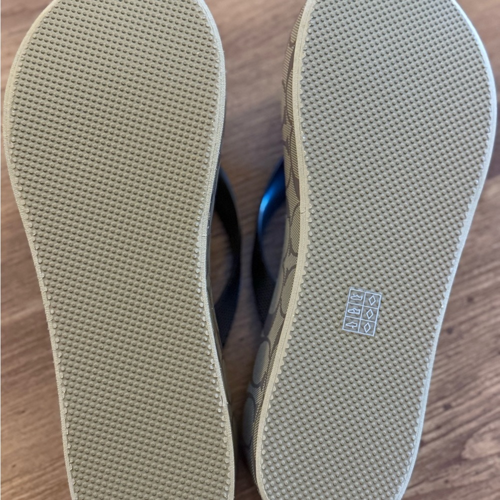 Coach Tan and Black Signature Flip Flops - Picture 4 of 4